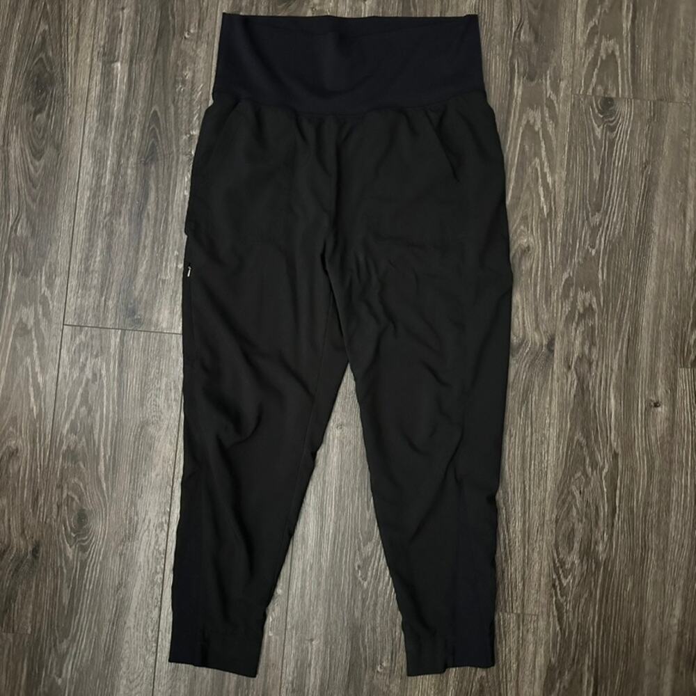 Patagonia Women’s Light and Lined Studio Pants size Large